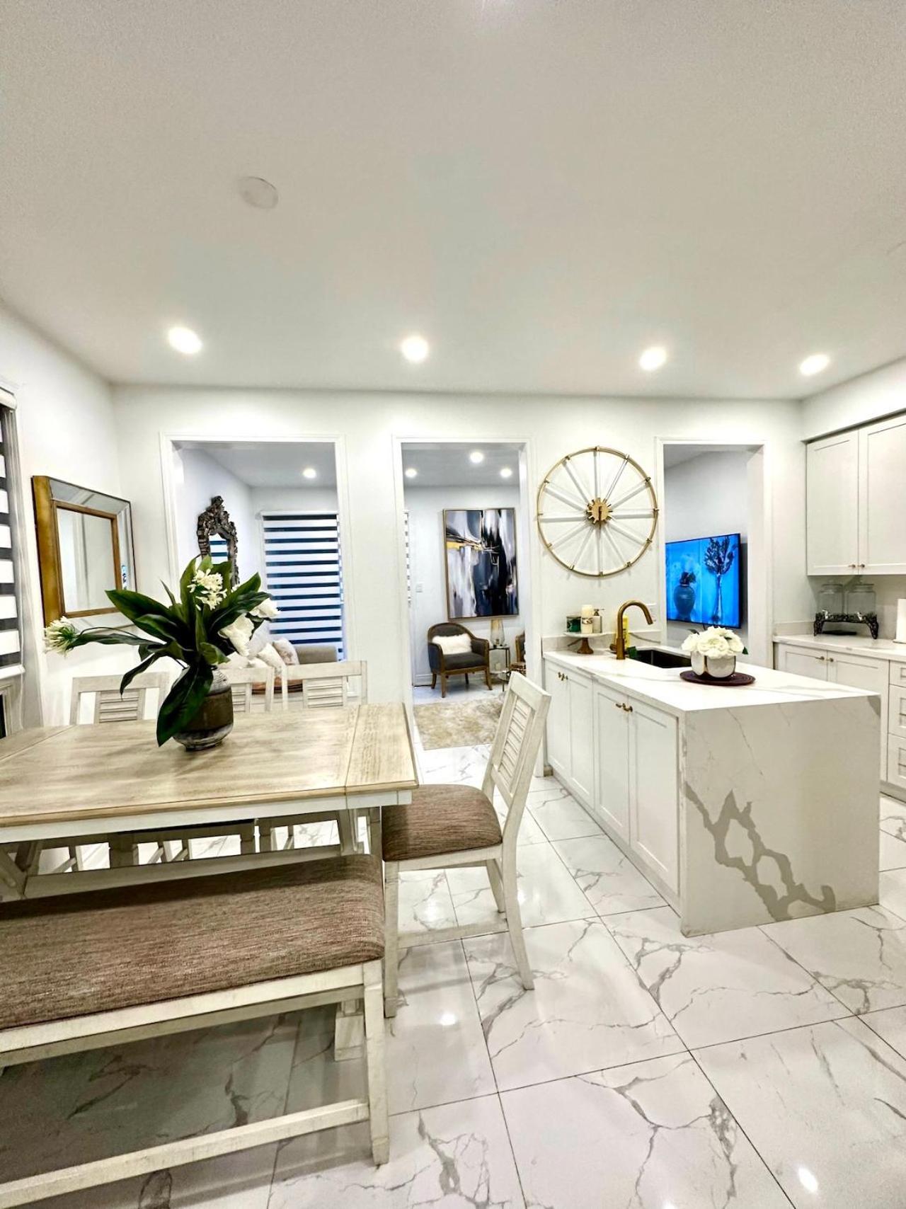 Luxury Home In Toronto 미시소거 외부 사진