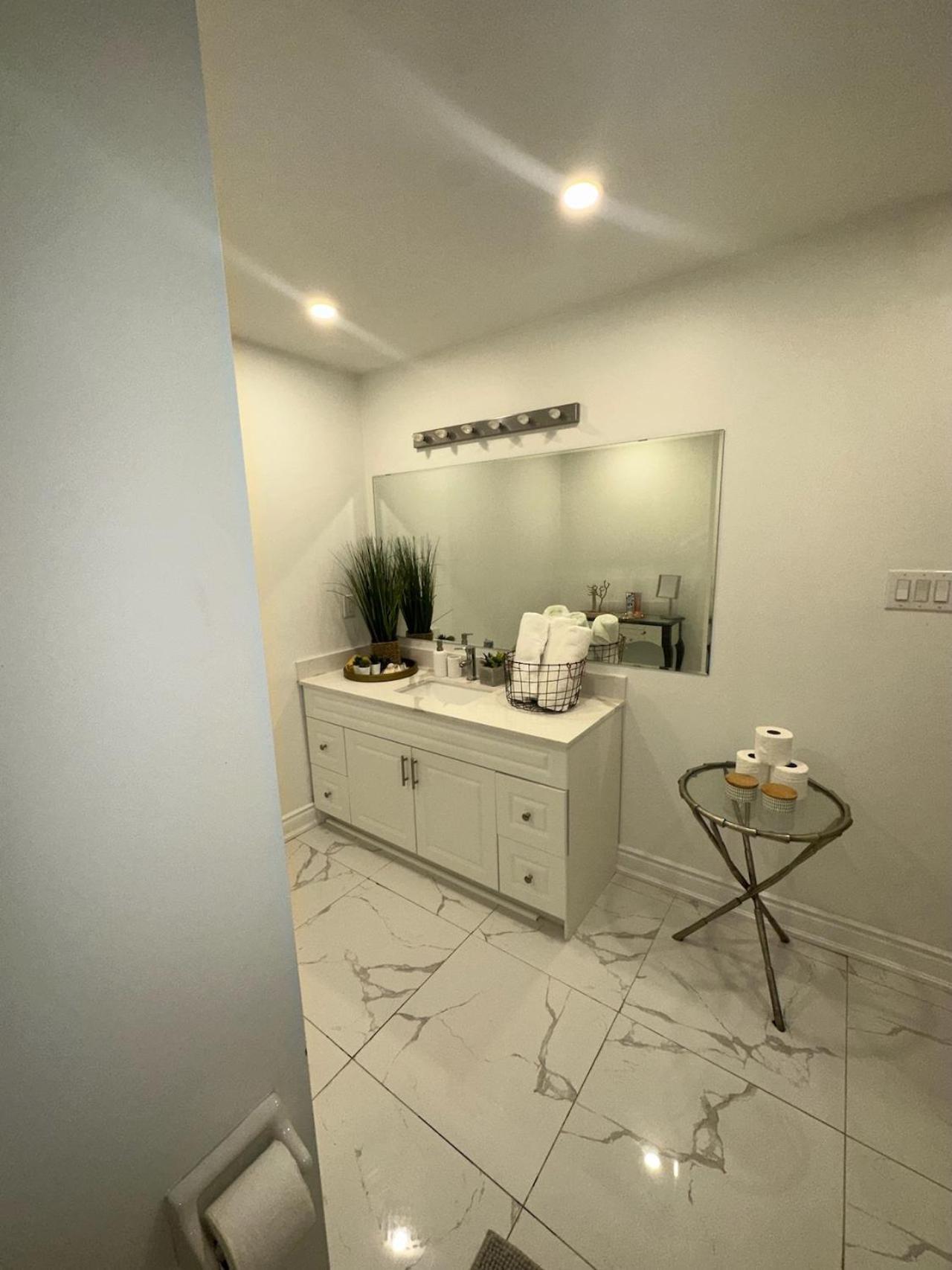 Luxury Home In Toronto 미시소거 외부 사진