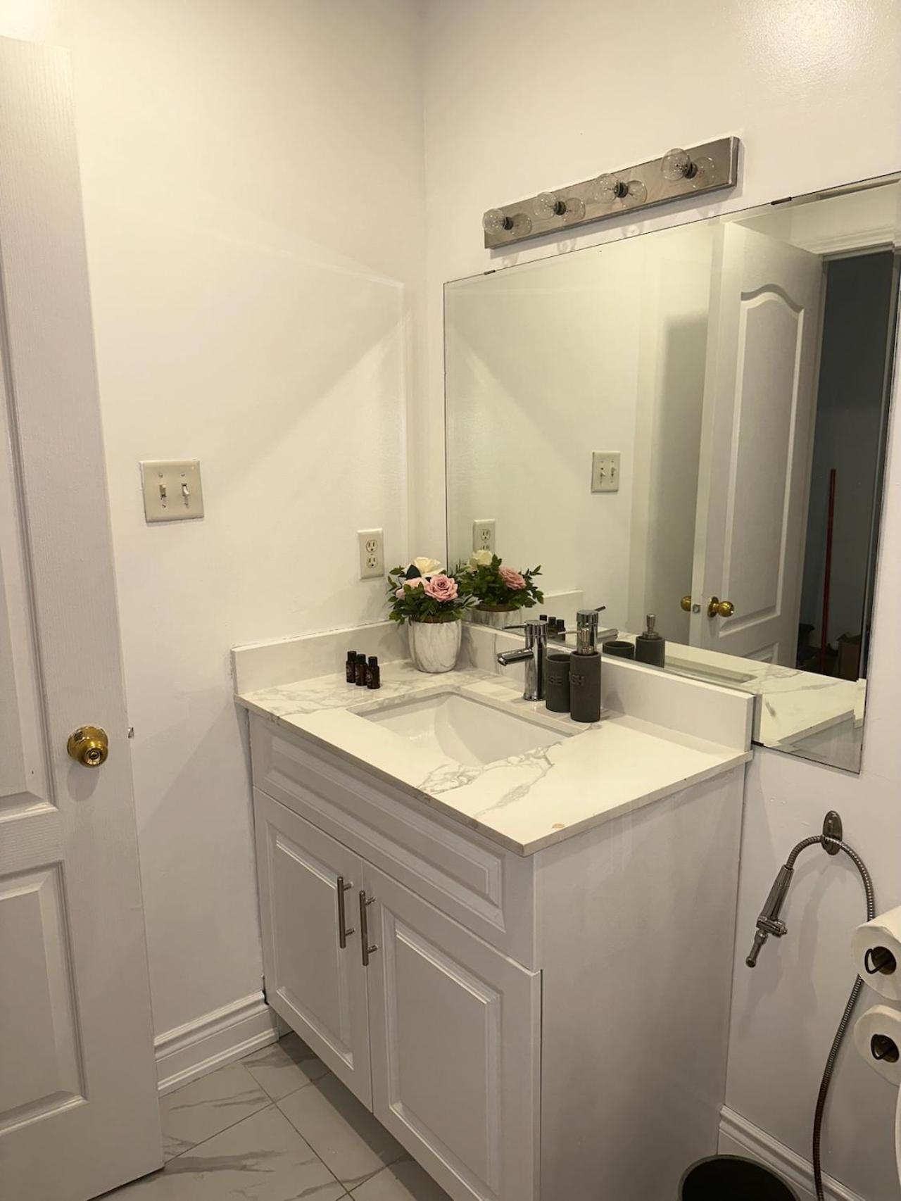 Luxury Home In Toronto 미시소거 외부 사진