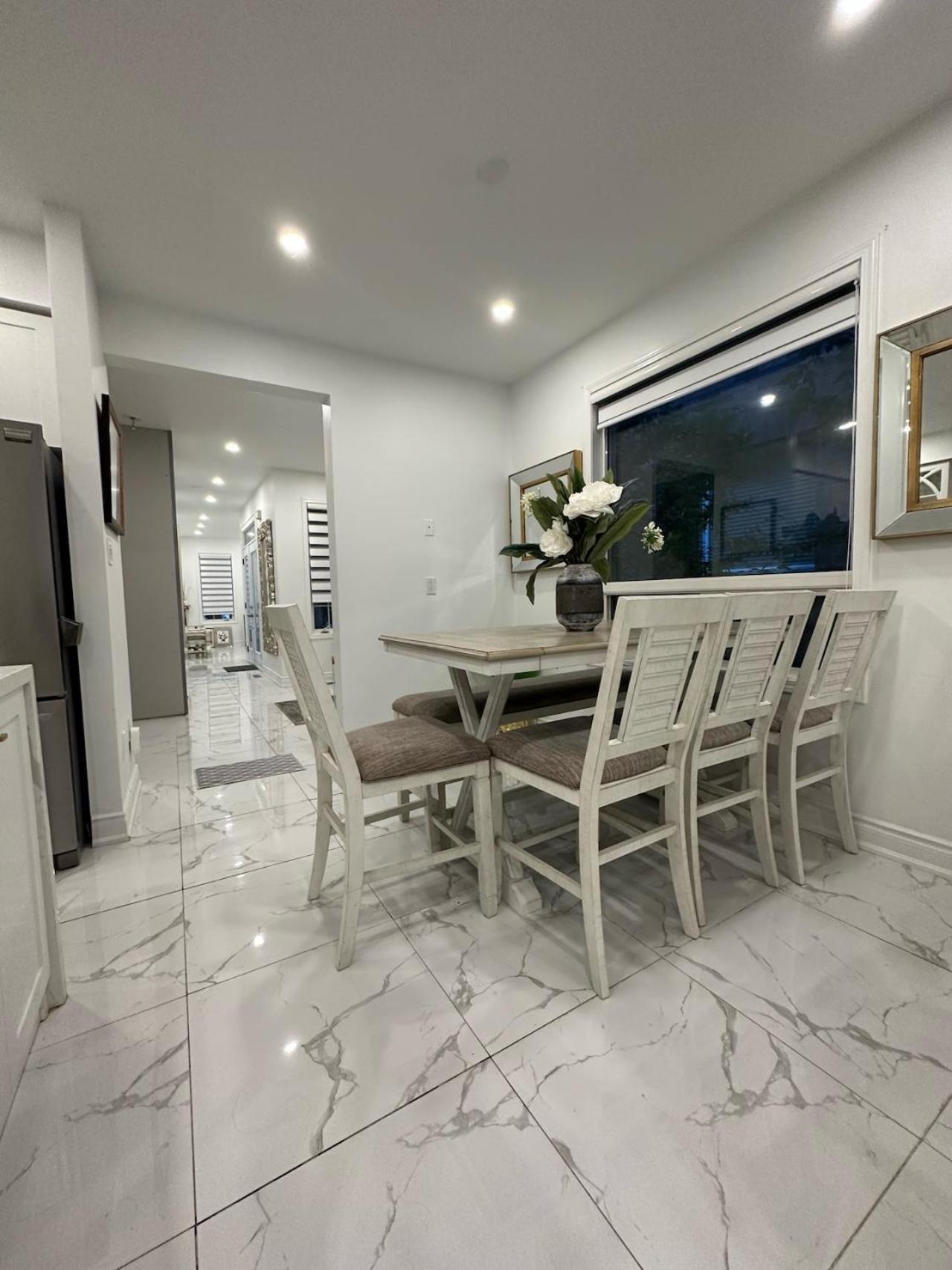 Luxury Home In Toronto 미시소거 외부 사진