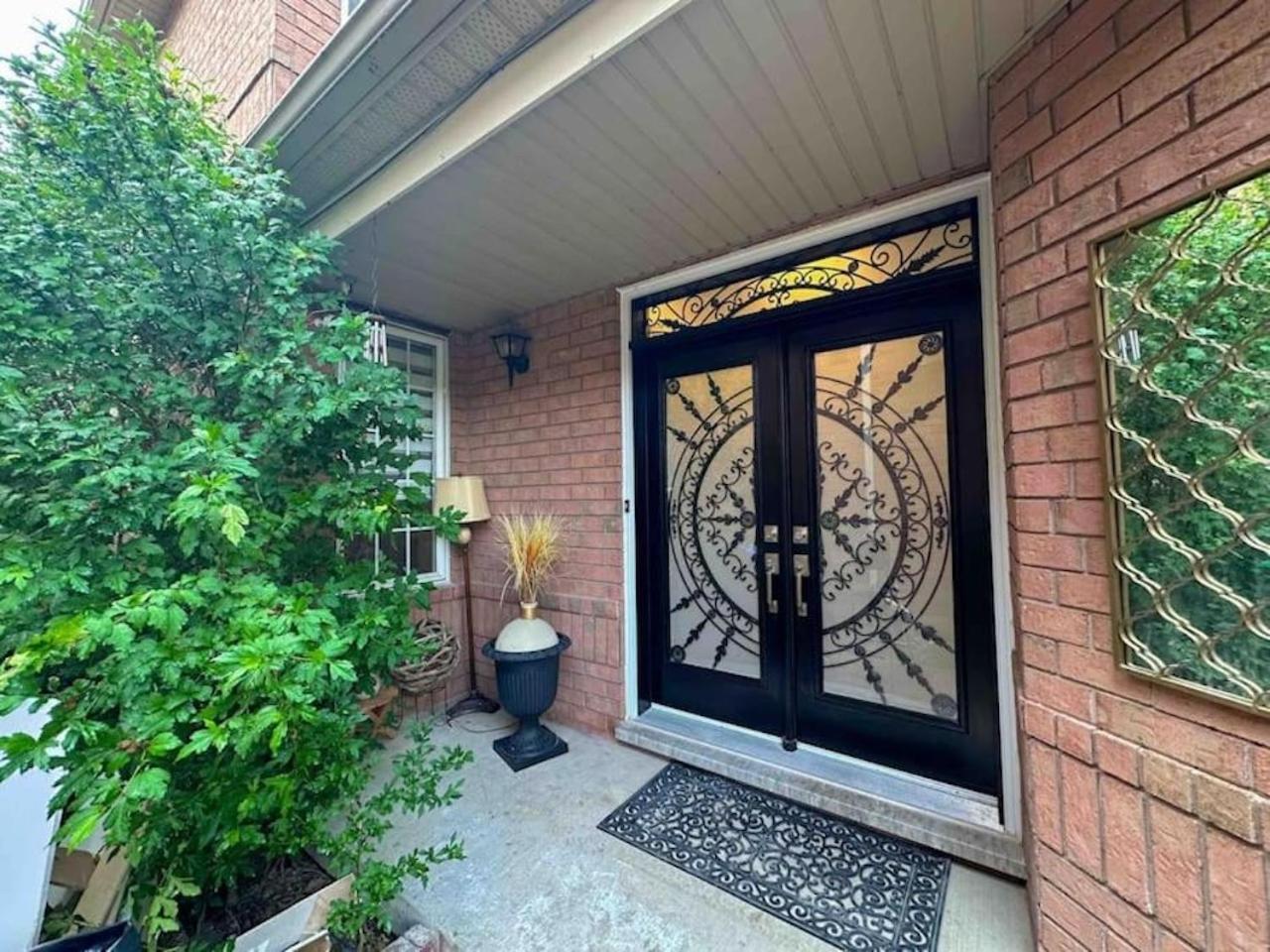 Luxury Home In Toronto 미시소거 외부 사진