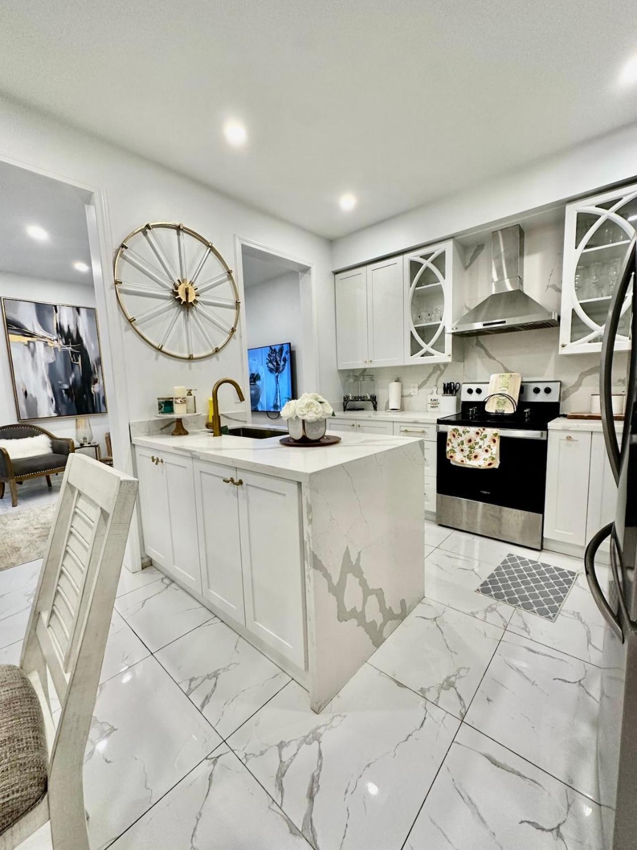 Luxury Home In Toronto 미시소거 외부 사진